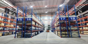 威海數控行業新倉庫采購重（chóng）型貨架+中型貨架