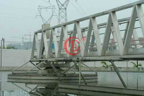 周（zhōu）邊傳動刮泥機